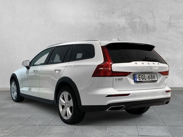 Volvo V60 Cross Country B4 AWD 147 kW image number 8