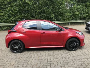 Car image 4