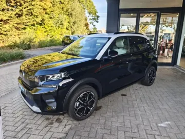 Car image 24