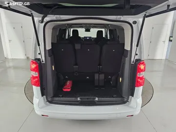 Car image 29