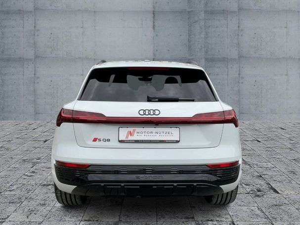 Audi SQ8 quattro e-tron 370 kW image number 4