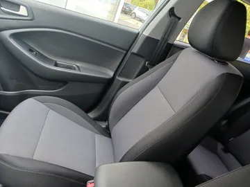 Car image 28