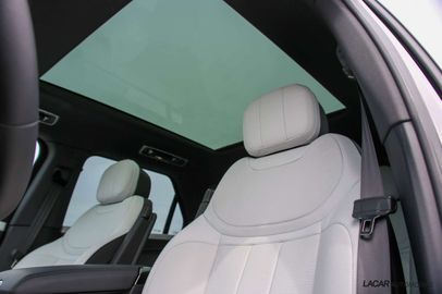 Car image 37