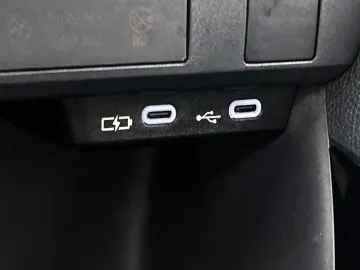 Car image 35