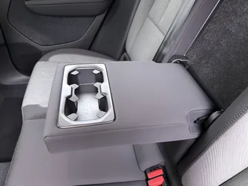 Car image 39