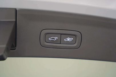 Car image 36