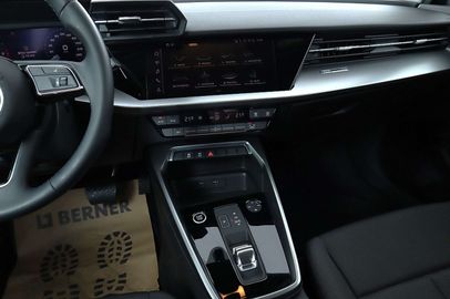 Car image 33