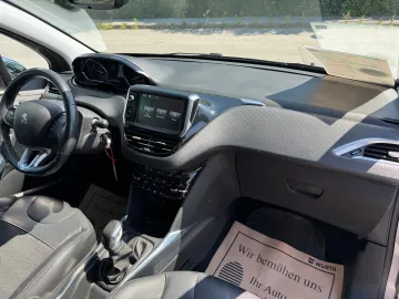 Car image 26