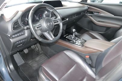 Car image 16