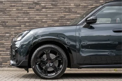 Car image 34