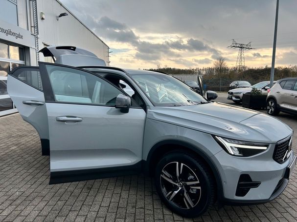 Volvo XC40 T2 Plus Dark 95 kW image number 8