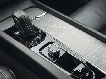 Car image 42