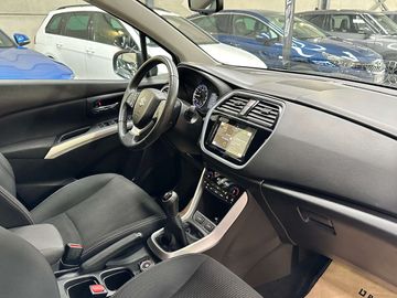 Car image 11