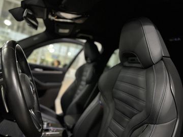 Car image 37