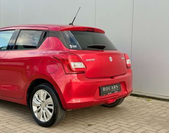 Car image 14