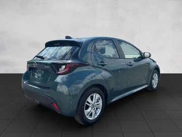Car image 5