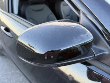 Car image 40