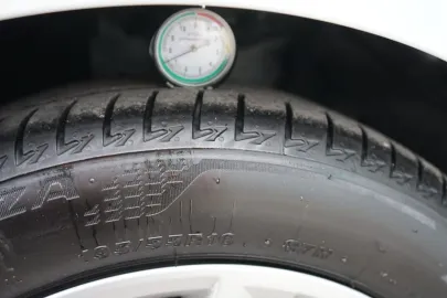 Car image 28