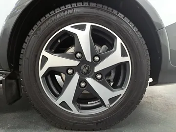 Car image 25