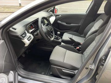 Car image 12