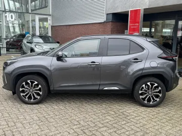 Car image 4