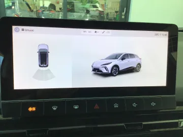 Car image 17