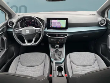 Car image 19