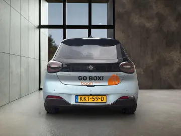 Car image 5