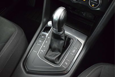 Car image 33