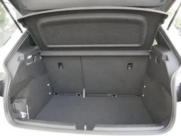 Car image 29
