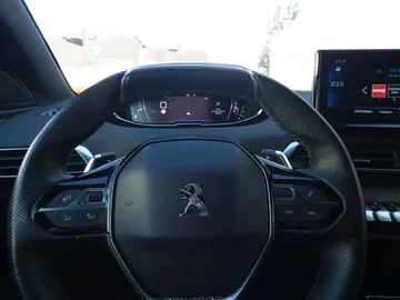 Car image 40