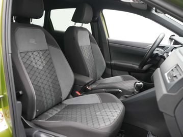 Car image 37