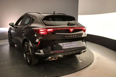 Car image 40