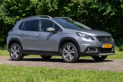 Car image 3