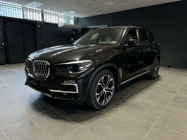 BMW X5 xDrive30d xLine 195 kW image number 1