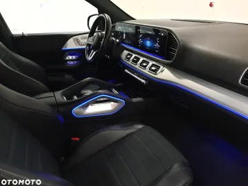 Car image 40