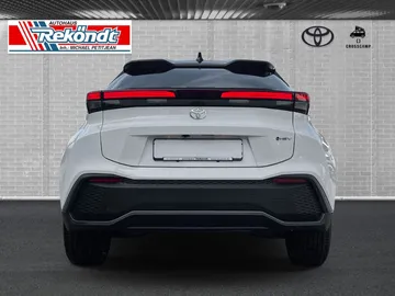 Car image 5