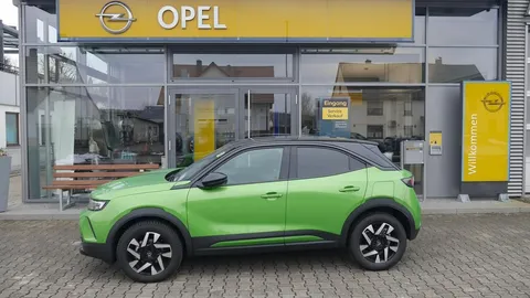 Car image 4