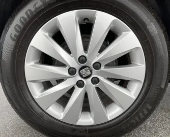 Car image 33