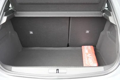 Car image 35