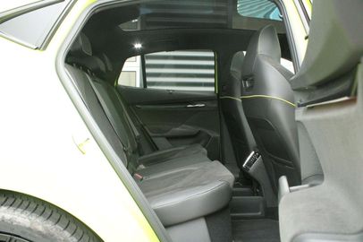 Car image 35