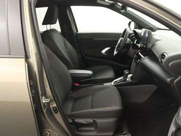 Car image 30