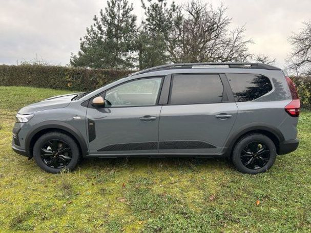 Dacia Jogger TCe 110 Extreme 81 kW image number 11