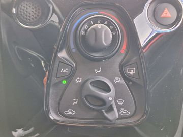 Car image 33