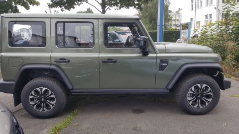 Car image 5