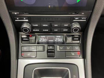 Car image 32