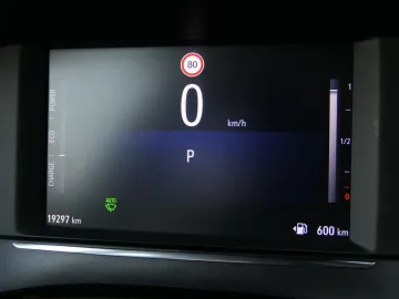 Car image 32