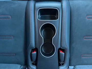 Car image 25