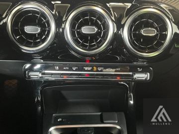 Car image 32