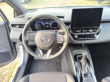 Car image 11